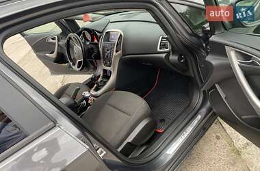 Универсал Opel Astra 2011 в 