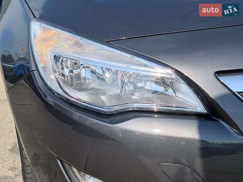 Универсал Opel Astra 2012 в Харькове