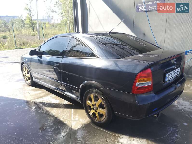 Купе Opel Astra 2000 в 