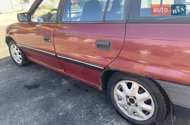 Универсал Opel Astra 1993 в 