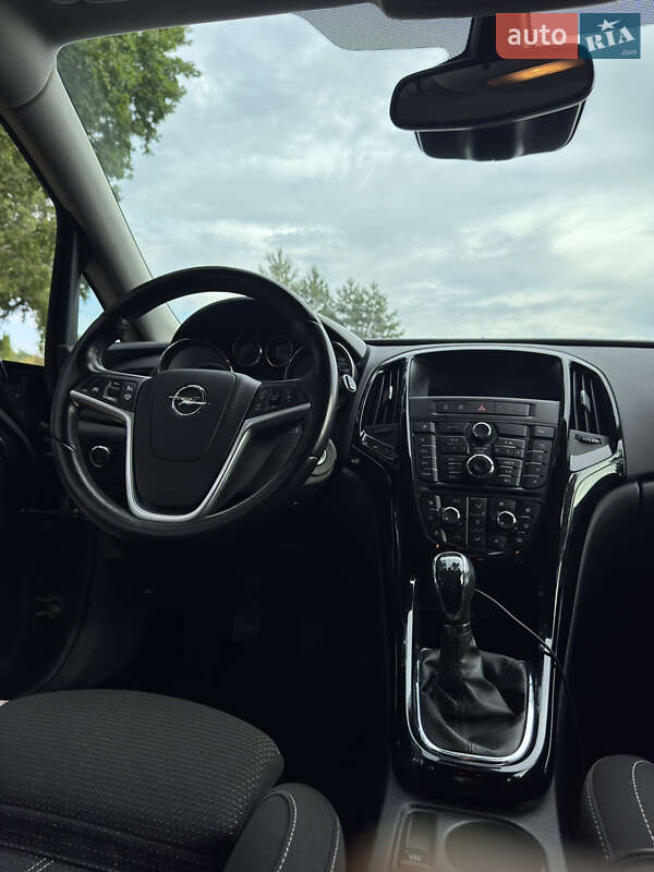 Универсал Opel Astra 2016 в Киеве