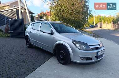 Седан Opel Astra 2003 в Ужгороде