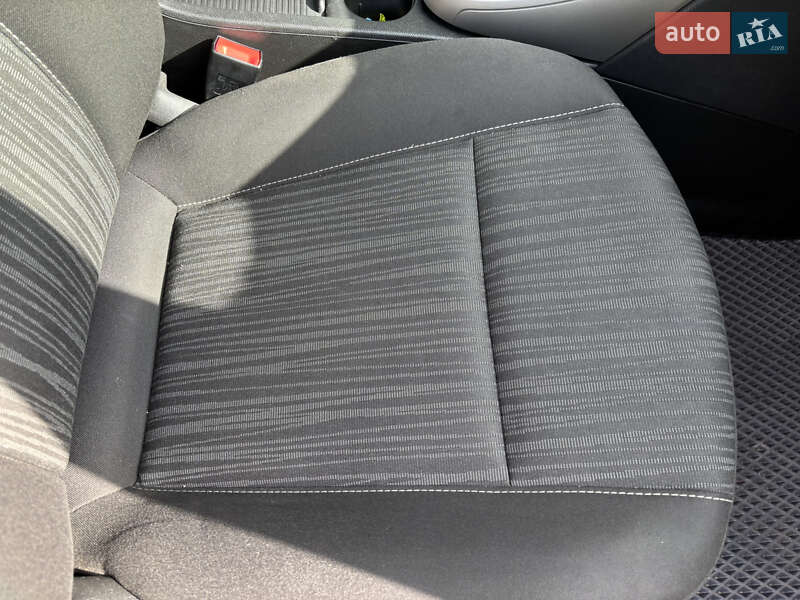 Универсал Opel Astra 2011 в Луцке