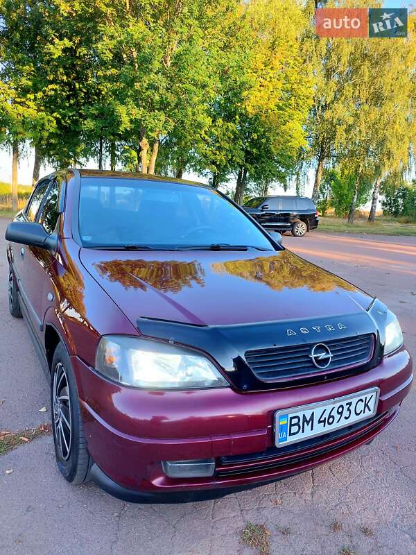 Седан Opel Astra 2008 в Тростянце