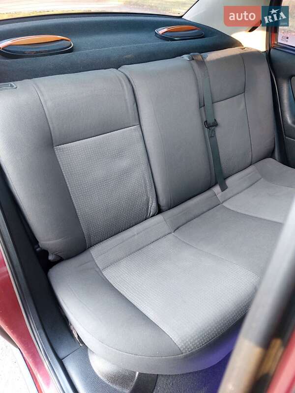 Седан Opel Astra 2008 в Тростянце