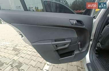 Универсал Opel Astra 2006 в 