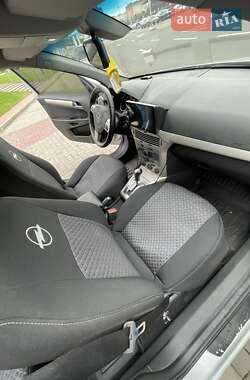 Универсал Opel Astra 2007 в 