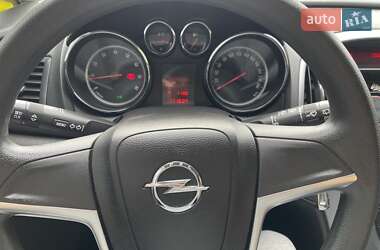 Универсал Opel Astra 2013 в 