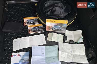 Универсал Opel Astra 2013 в 