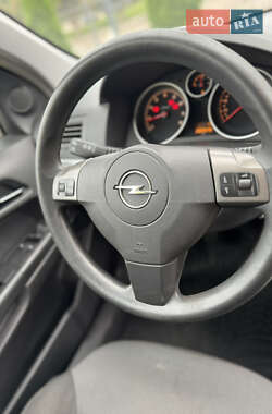 Универсал Opel Astra 2004 в 