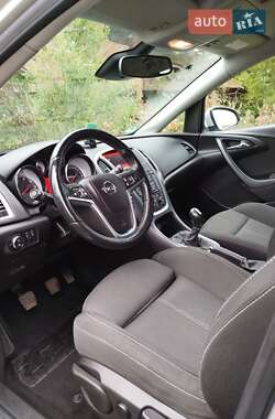 Универсал Opel Astra 2015 в 
