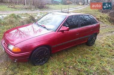 Хэтчбек Opel Astra 1992 в 