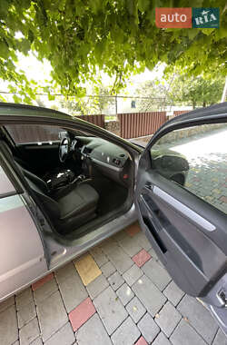 Универсал Opel Astra 2005 в 