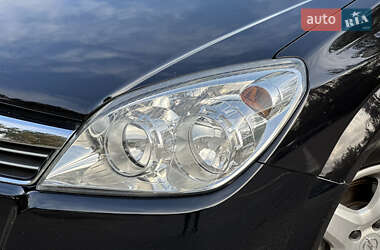 Хэтчбек Opel Astra 2007 в 