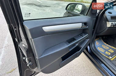 Хэтчбек Opel Astra 2007 в 