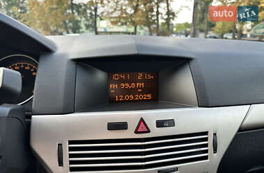Хэтчбек Opel Astra 2007 в 