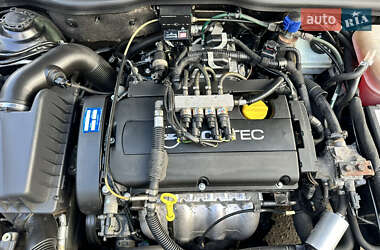 Хэтчбек Opel Astra 2007 в 