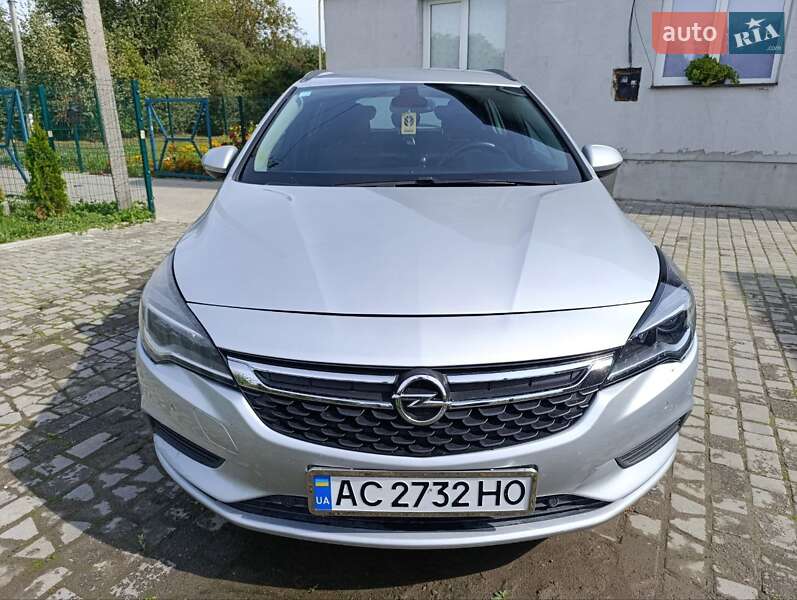 Універсал Opel Astra 2016 в Луцьку