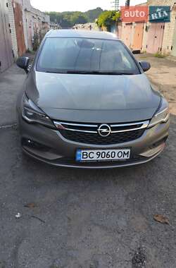 Универсал Opel Astra 2017 в Львове