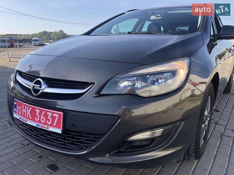 Универсал Opel Astra 2015 в Черновцах