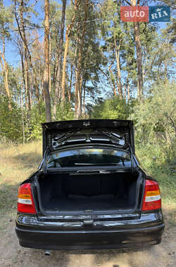 Седан Opel Astra 2008 в  фото 5 Седан Opel Astra 2008 в