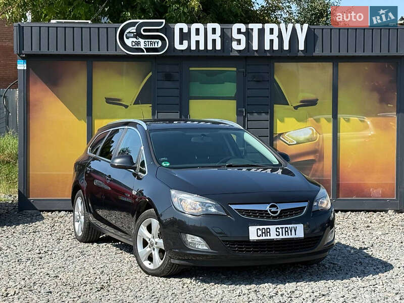 Универсал Opel Astra 2012 в Стрые