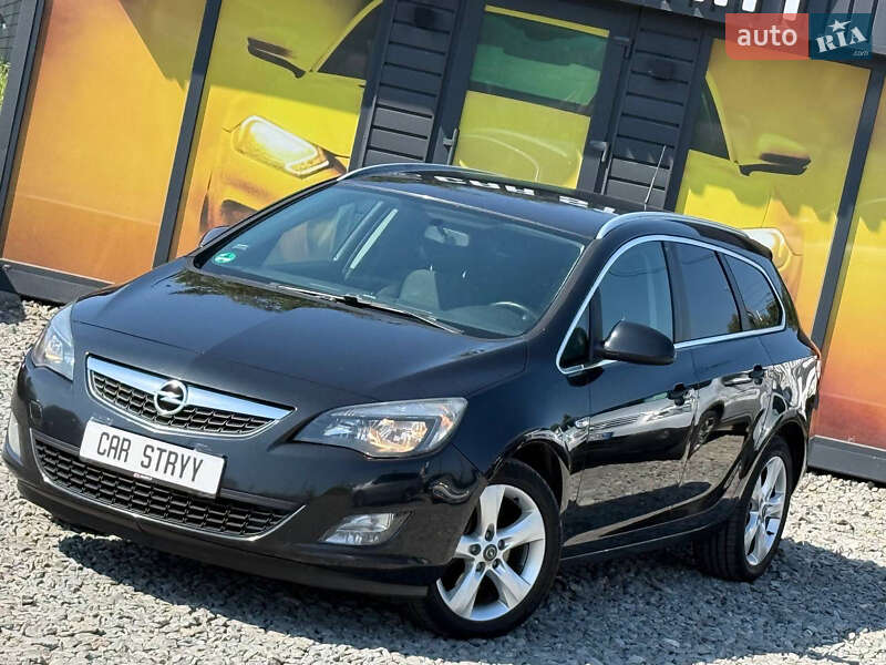 Универсал Opel Astra 2012 в Стрые