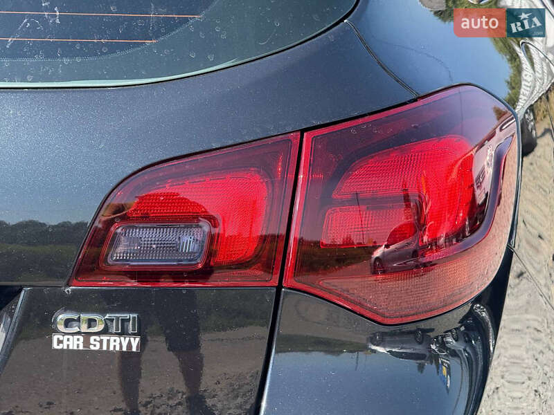 Универсал Opel Astra 2012 в Стрые