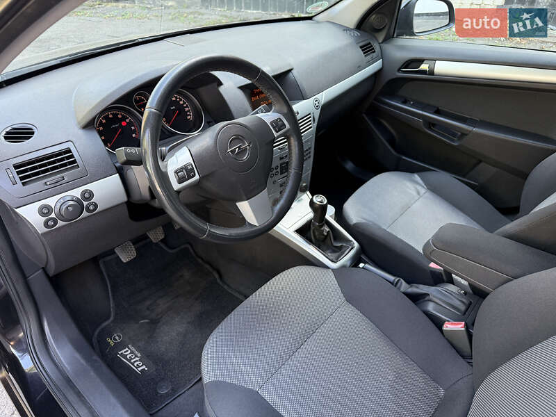 Универсал Opel Astra 2008 в Полтаве