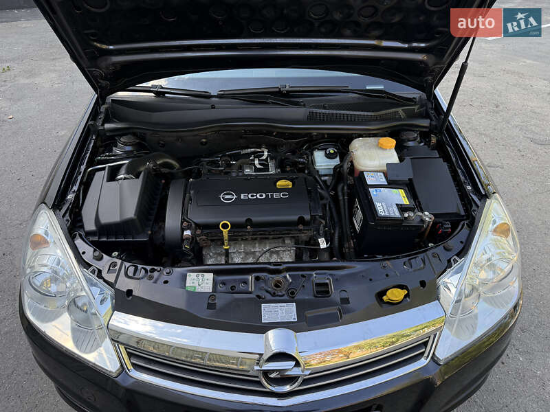 Универсал Opel Astra 2008 в Полтаве