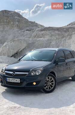 Универсал Opel Astra 2010 в Немирове