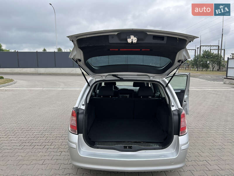 Универсал Opel Astra 2007 в Луцке