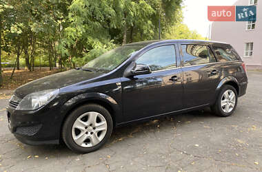 Универсал Opel Astra 2010 в 