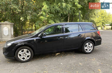 Универсал Opel Astra 2010 в 