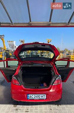 Хэтчбек Opel Astra 2007 в 