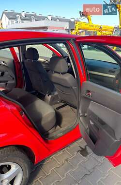 Хэтчбек Opel Astra 2007 в 