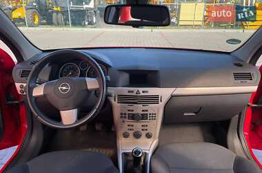 Хэтчбек Opel Astra 2007 в 