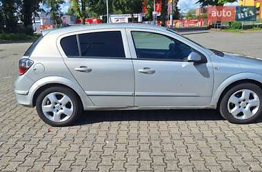 Хэтчбек Opel Astra 2007 в 