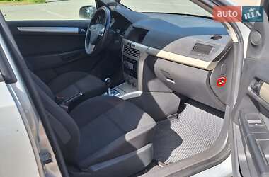 Хэтчбек Opel Astra 2007 в 