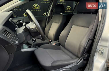 Универсал Opel Astra 2011 в 