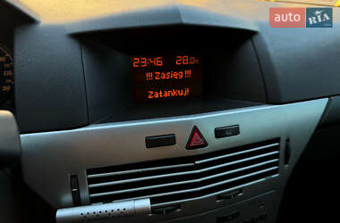 Универсал Opel Astra 2011 в 