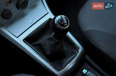 Универсал Opel Astra 2011 в 