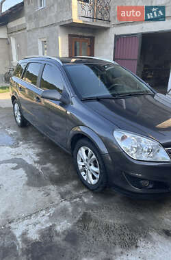 Универсал Opel Astra 2009 в Галиче