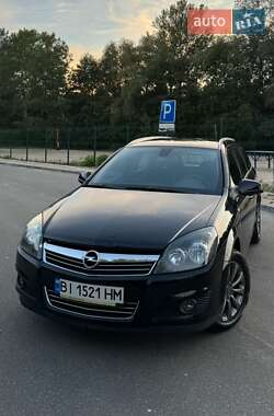 Універсал Opel Astra 2010 в Полтаві