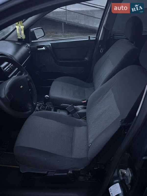 Седан Opel Astra 2004 в Тернополе