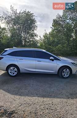 Универсал Opel Astra 2016 в 