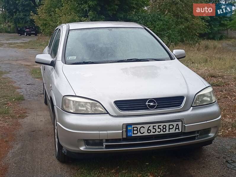 Хэтчбек Opel Astra 2002 в Первомайске