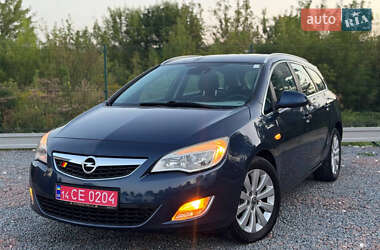 Універсал Opel Astra 2013 в Дрогобичі