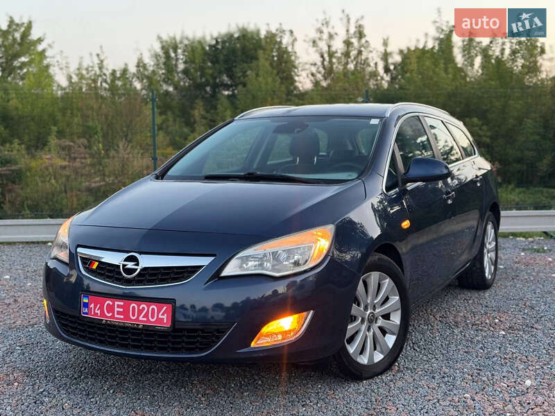 Универсал Opel Astra 2013 в 