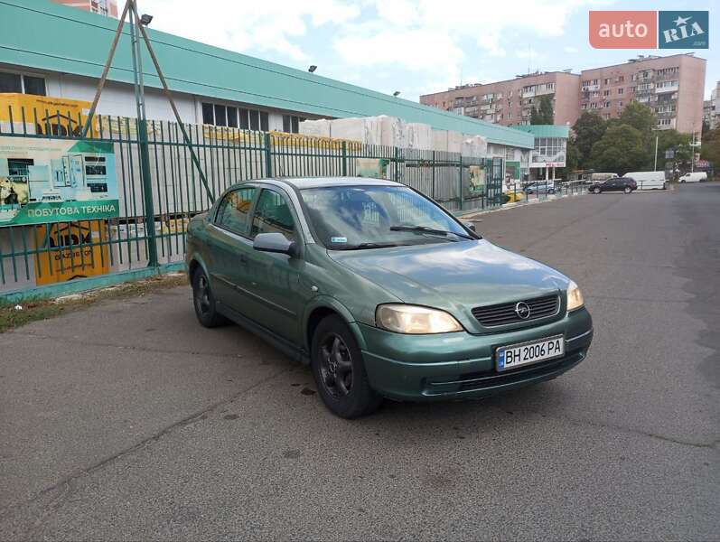 Седан Opel Astra 2000 в 